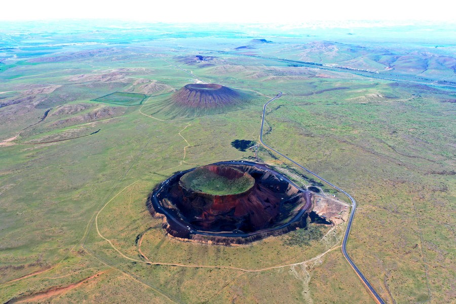 飛“閱”內(nèi)蒙古烏蘭哈達火山群