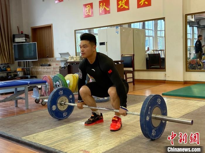 石智勇訓(xùn)練場景。　林波 攝