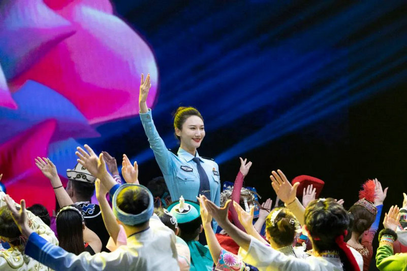 1736472579676029.jpg 警察節(jié)1111.jpg