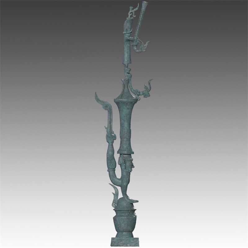 銅罍座倒立鳥足頂尊神像。四川省文物考古研究院供圖