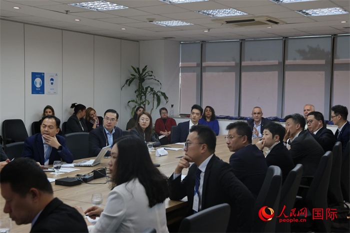 與會代表參與座談交流。（人民網(wǎng)記者 時元皓攝）