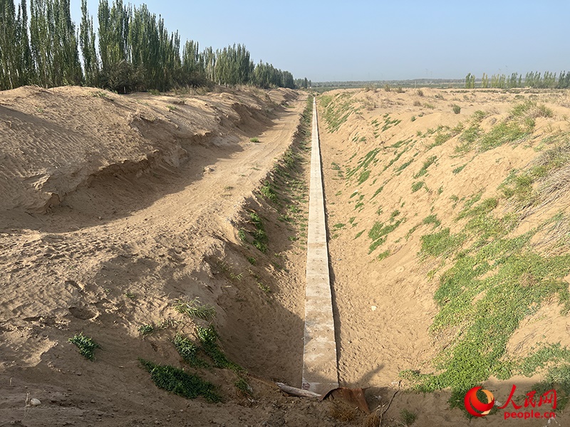 斗渠改造后，大大提高了輸水效率。人民網(wǎng)記者 常雪梅攝