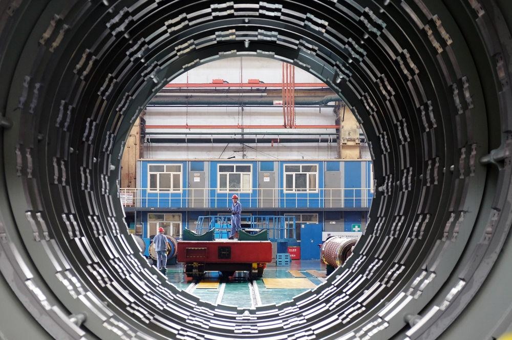 △2023年8月31日，工人在哈電集團(tuán)哈爾濱電機(jī)廠有限責(zé)任公司的水電分廠重型車間作業(yè)。