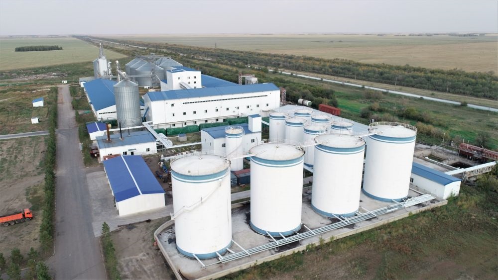 這是2022年9月2日在哈薩克斯坦北哈薩克斯坦州拍攝的愛菊農(nóng)產(chǎn)品物流加工園區(qū)（無人機照片）。新華社發(fā)（奧斯帕諾夫攝）