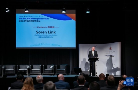9月21日，在德國杜伊斯堡，杜伊斯堡市市長澤倫·林克出席2023新絲路物流論壇并致辭。新華社記者 張帆 攝