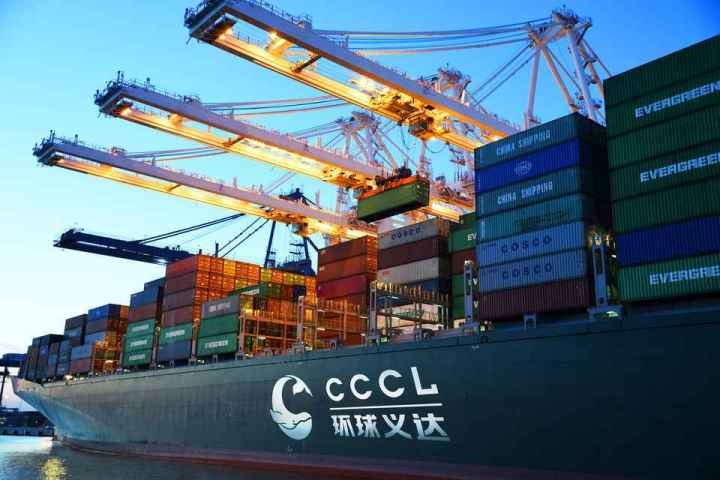 義烏商城集團(tuán)打造的國際物流平臺“環(huán)球義達(dá)”，為外貿(mào)企業(yè)提供各類物流資源信息。義烏市委宣傳部供圖