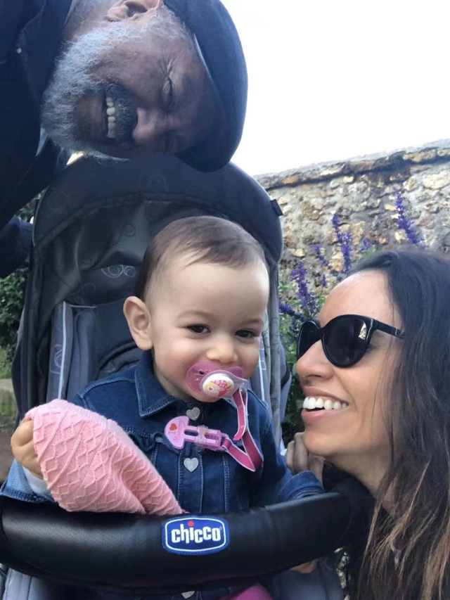 丹尼爾和家人在北京。圖片由受訪者提供