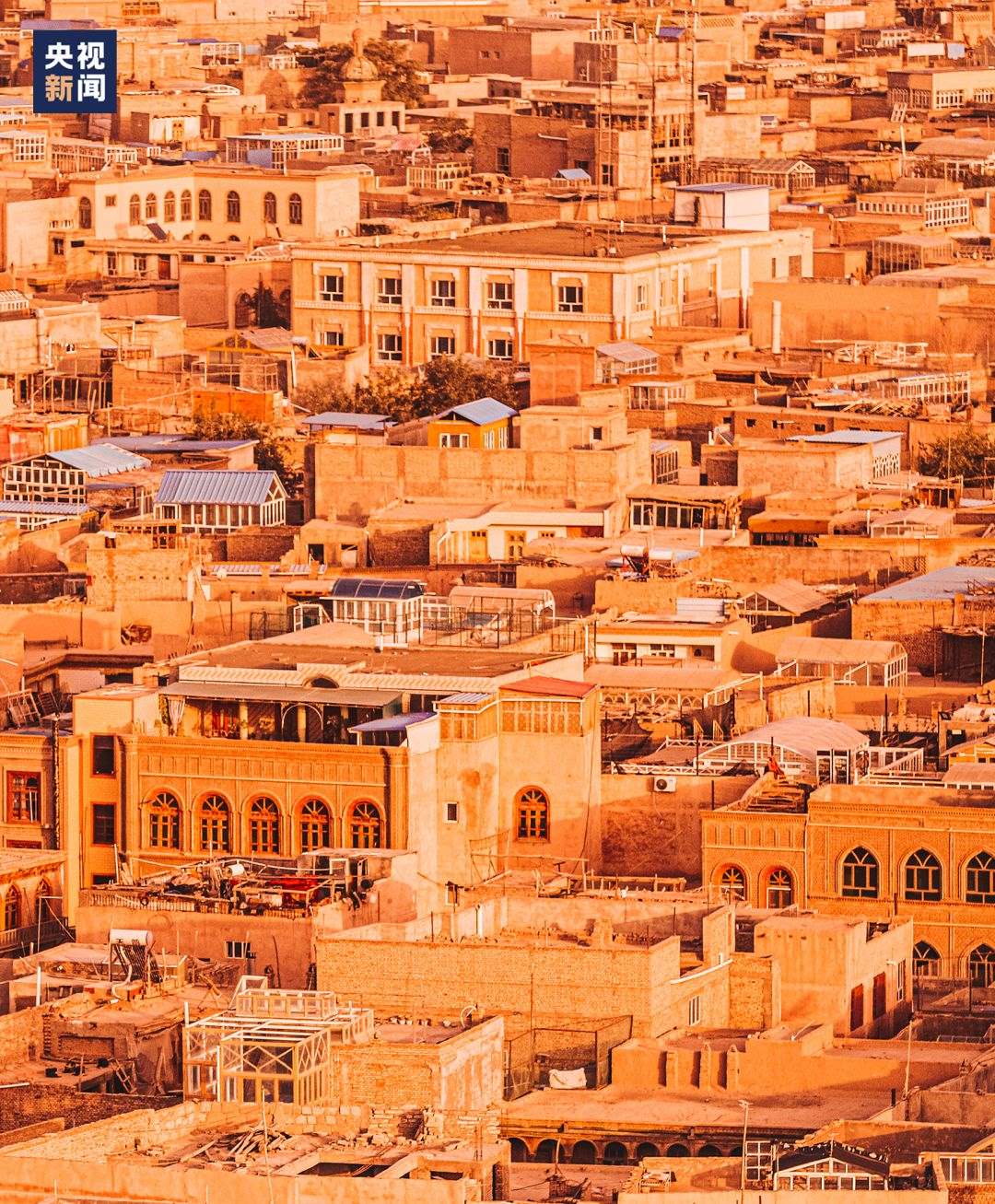 △喀什古城在天山和昆侖山的守護下，留住了千年前的樣子。