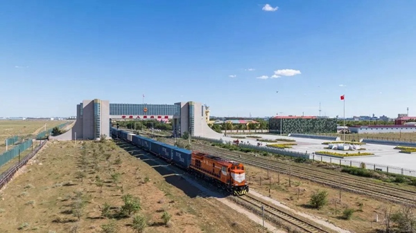 全國(guó)鐵路實(shí)行新的貨物列車(chē)運(yùn)行圖。國(guó)鐵集團(tuán)供圖