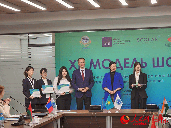 中國(guó)代表榮獲“最佳代表”獎(jiǎng)。人民網(wǎng)記者 李強(qiáng)攝