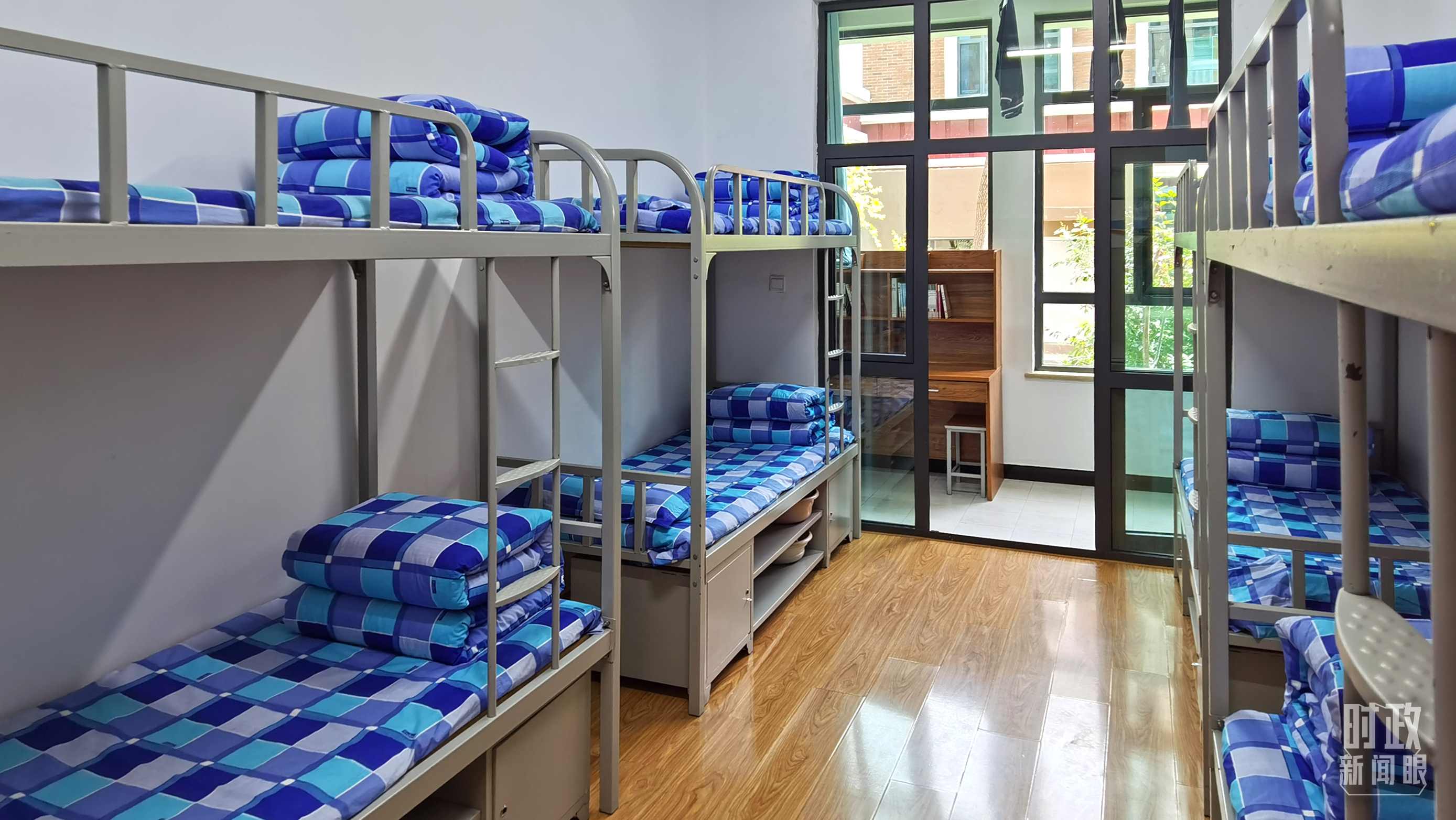 △果洛西寧民族中學宿舍樓。（總臺央視記者郭鴻拍攝）