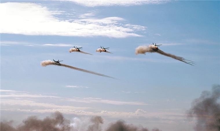 △“和平使命—2021”上合組織聯(lián)合反恐軍演。