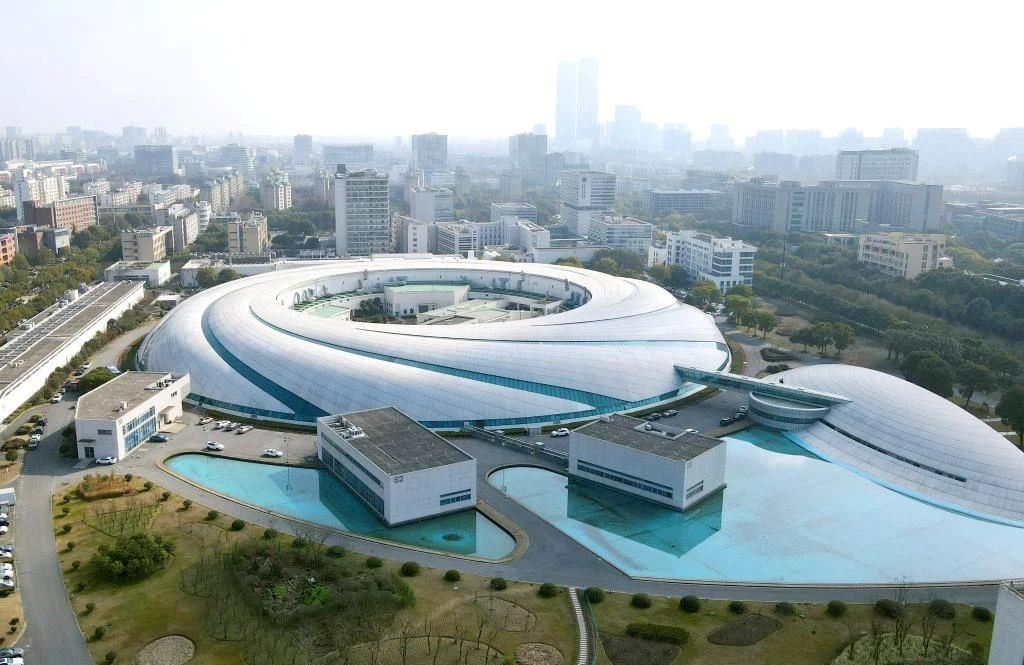 從一扇“門”、一座“城”、兩張“網(wǎng)”，看浦東新區(qū)改革常新