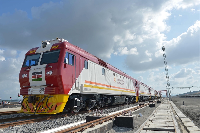 當?shù)貢r間2017年5月30日，肯尼亞蒙巴薩，連接肯尼亞港口城市蒙巴薩和首都內(nèi)羅畢的蒙內(nèi)鐵路正式竣工通車。