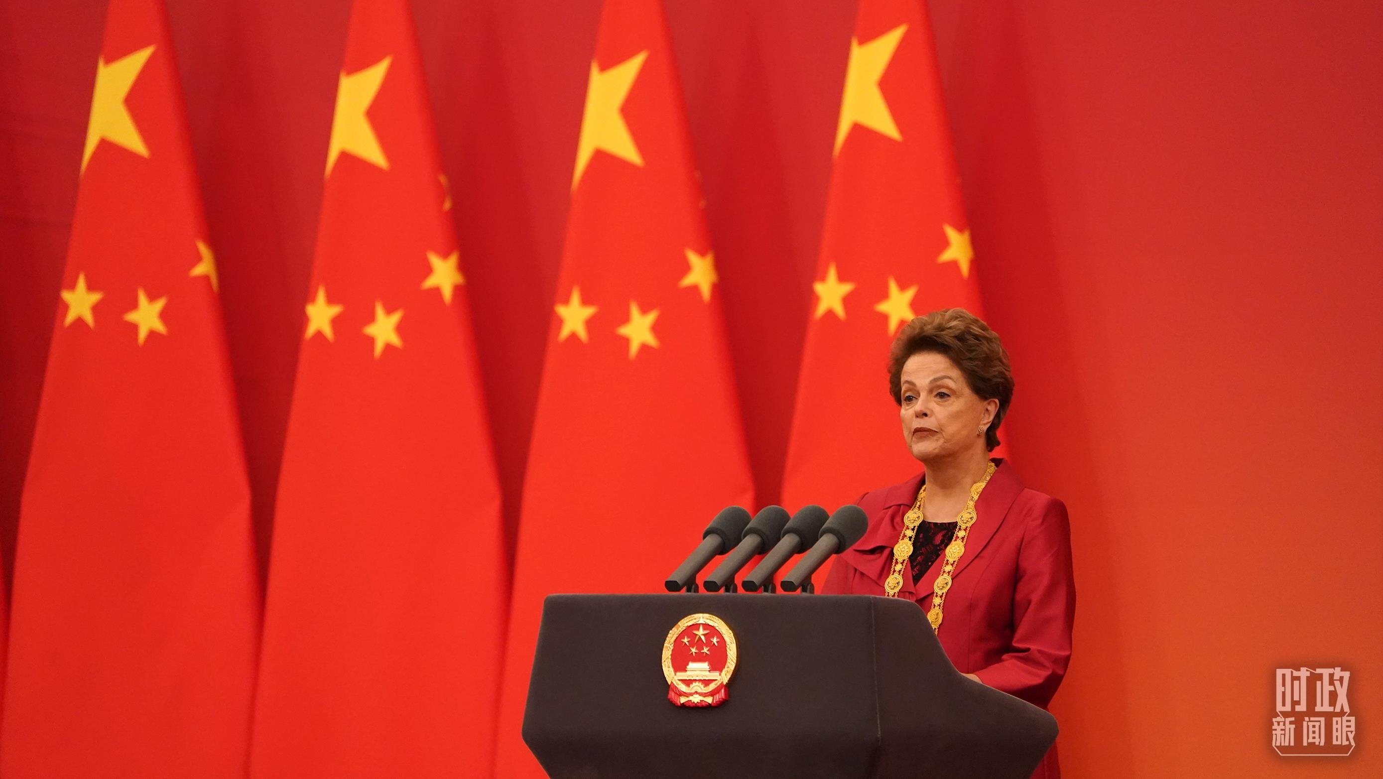 “友誼勛章”獲得者迪爾瑪·羅塞芙在頒授儀式上發(fā)言。（總臺記者李晉拍攝）