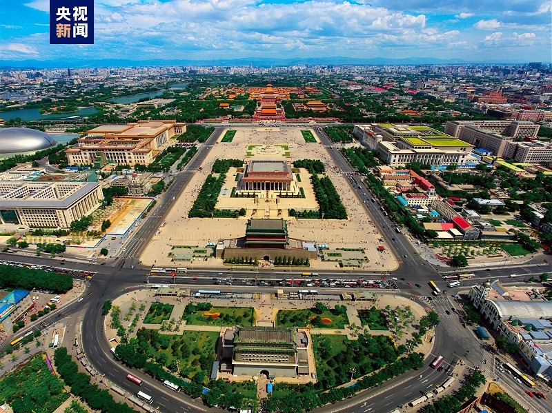 △全長7.8公里的北京中軸線上，分布有鐘鼓樓、景山、故宮等15處遺產(chǎn)構(gòu)成要素。