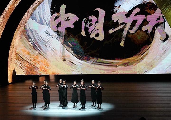 2024年9月19日，演職人員在北京文化論壇專場文藝演出中表演舞劇《詠春》。