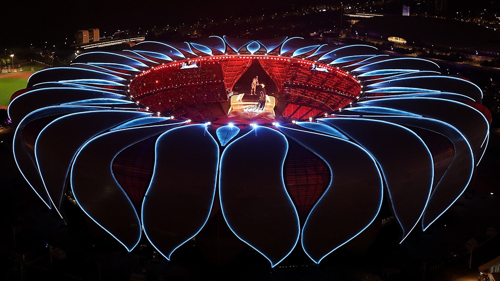 2023年9月23日，第19屆亞洲運(yùn)動會開幕式上，最后一棒火炬手汪順和“數(shù)字火炬手”在開幕式上點(diǎn)燃主火炬。