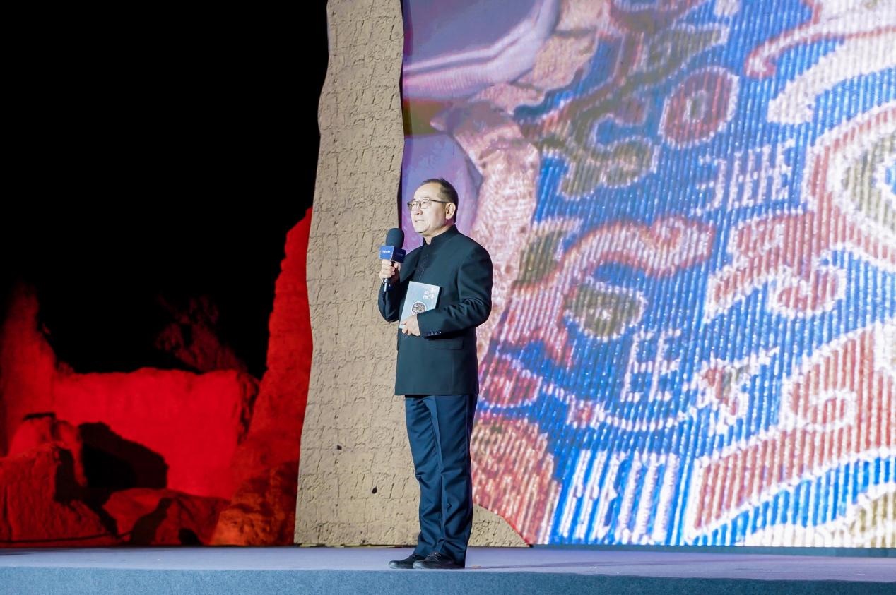 于志勇在“何以中國·五星出東方”網(wǎng)絡(luò)主題宣傳活動現(xiàn)場演講。人民視頻供圖