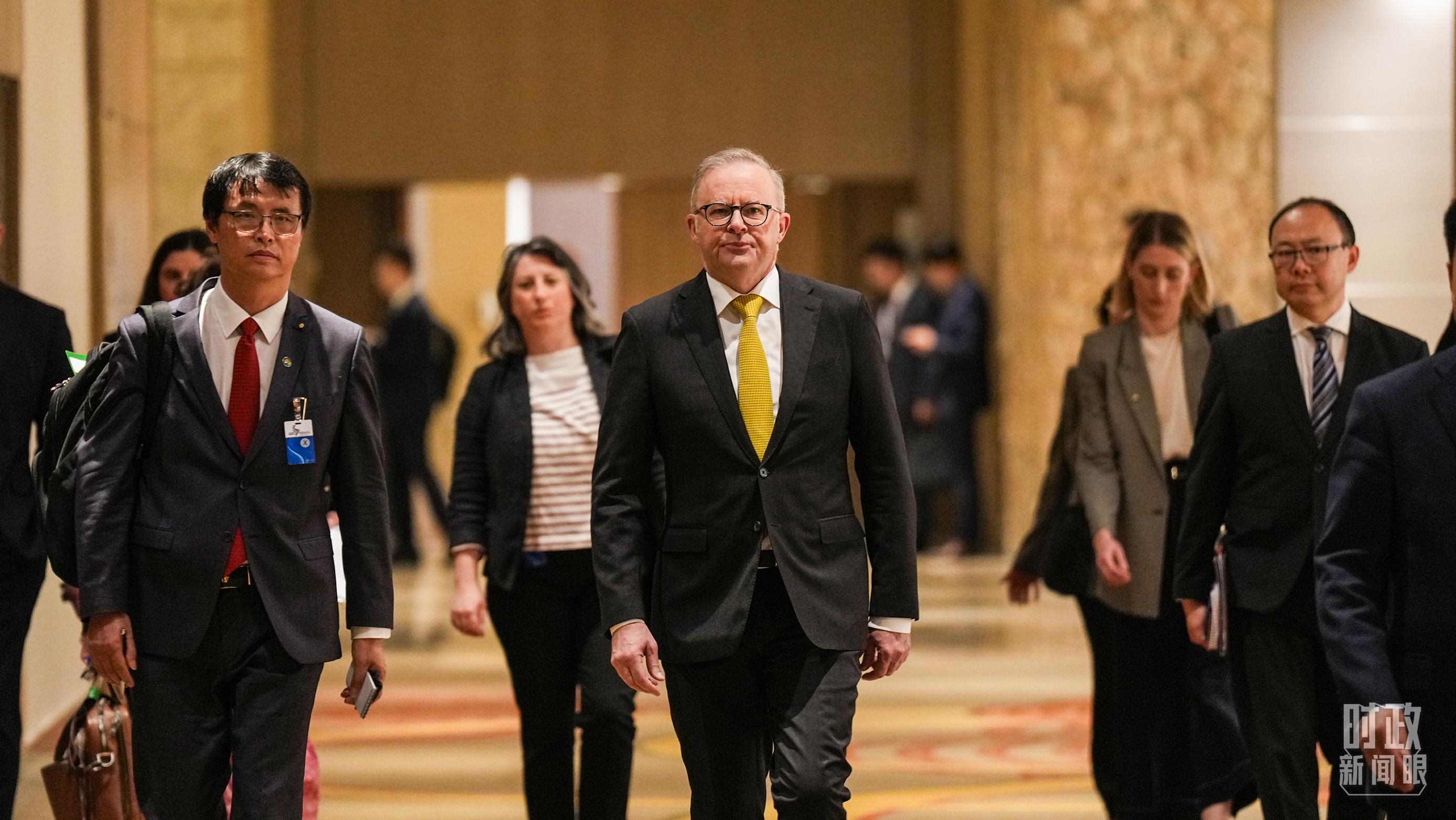 △澳大利亞總理阿爾巴尼斯抵達會見現(xiàn)場。（總臺記者李晉拍攝）